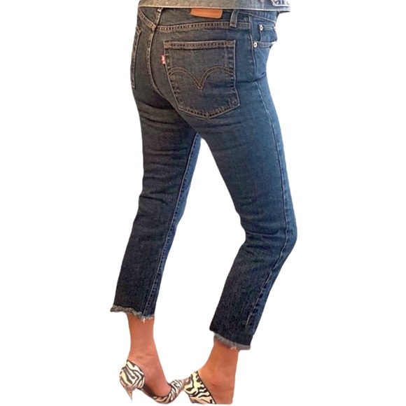 Levi’s * Wedgie Straight * Leg Medium Wash Ankle Crop Denim Jeans Sz 26 - Picture 2 of 16